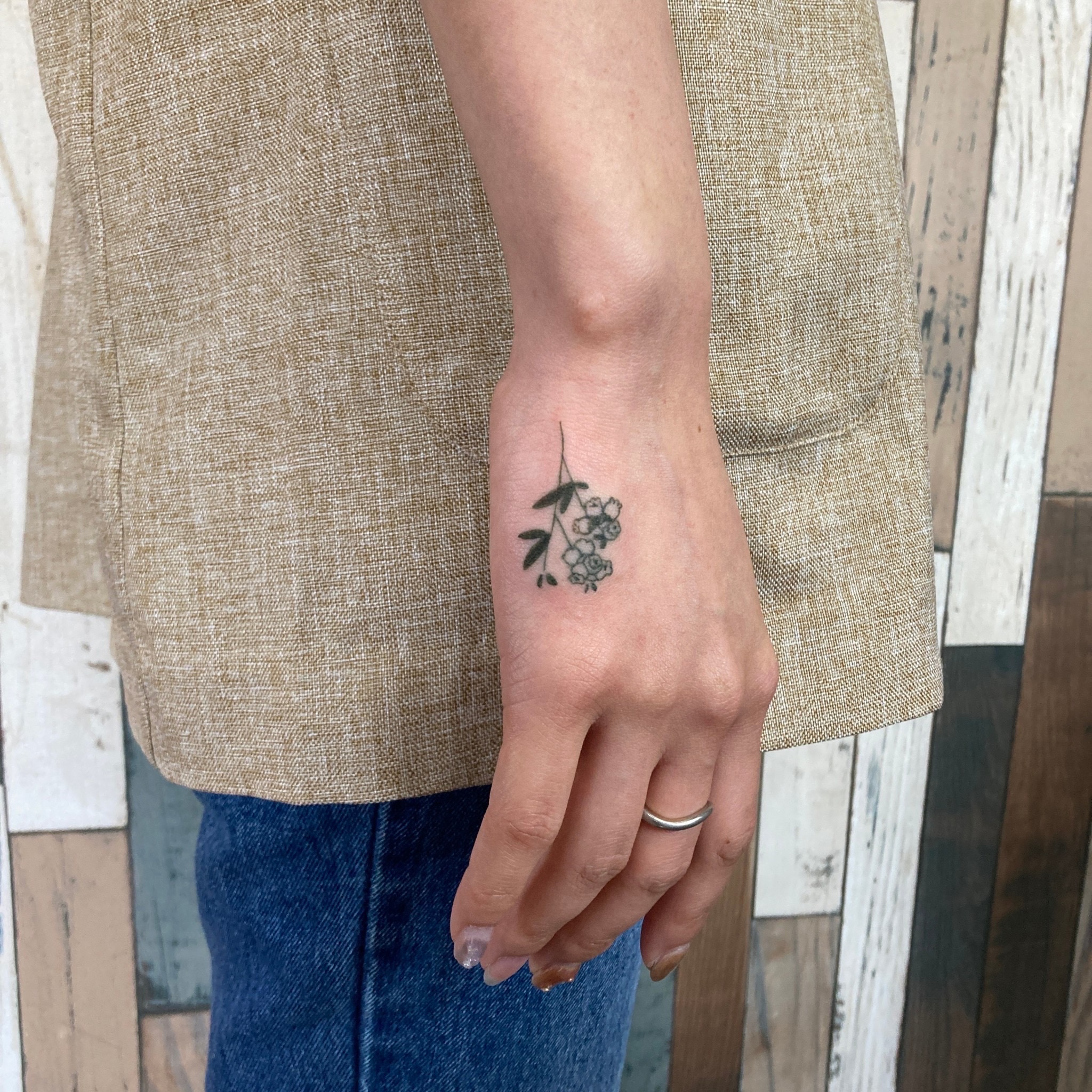 花 植物 Flow 東京 日暮里の刺青 タトゥースタジオは T C Tattoo Tokyoへお越しください